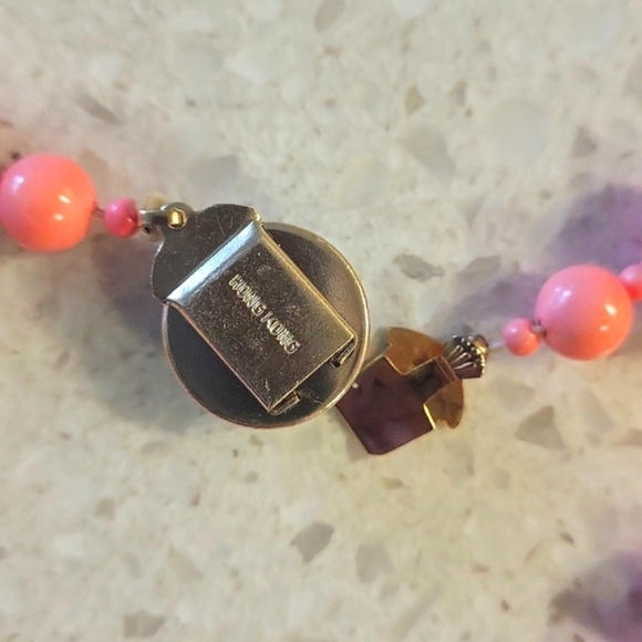 Vintage coral-like beaded necklace with round and branch beads. - Picture 4 of 5